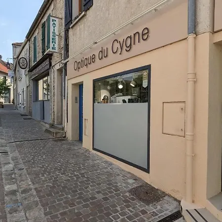 L'Entracte - Appart Hotel - Hypercentre La Ferte-Alais Exterior photo